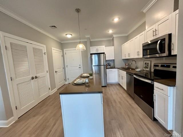 Building Photo - 75 E Hoffman Ave