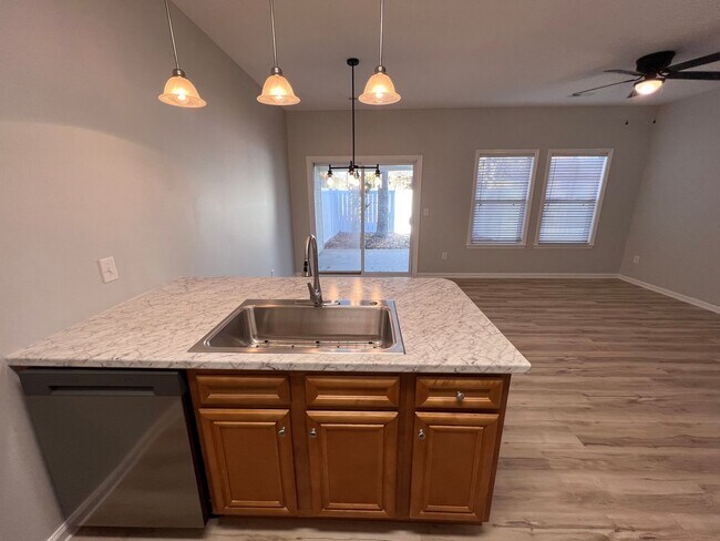 Building Photo - Pet Friendly Beautifully Updated 2BD/2.5BA Townhome