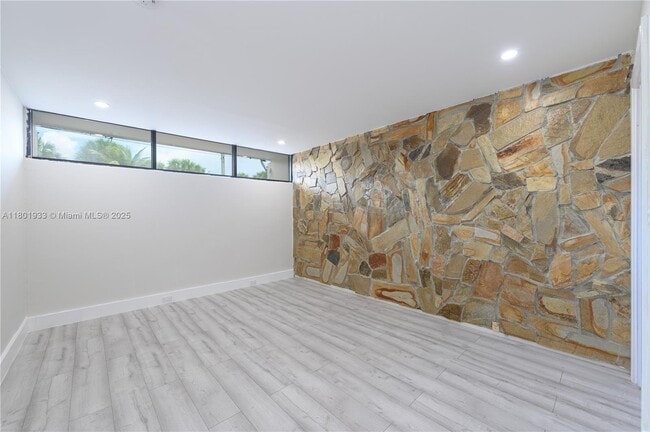 Building Photo - 6518 Miami Lakes Dr