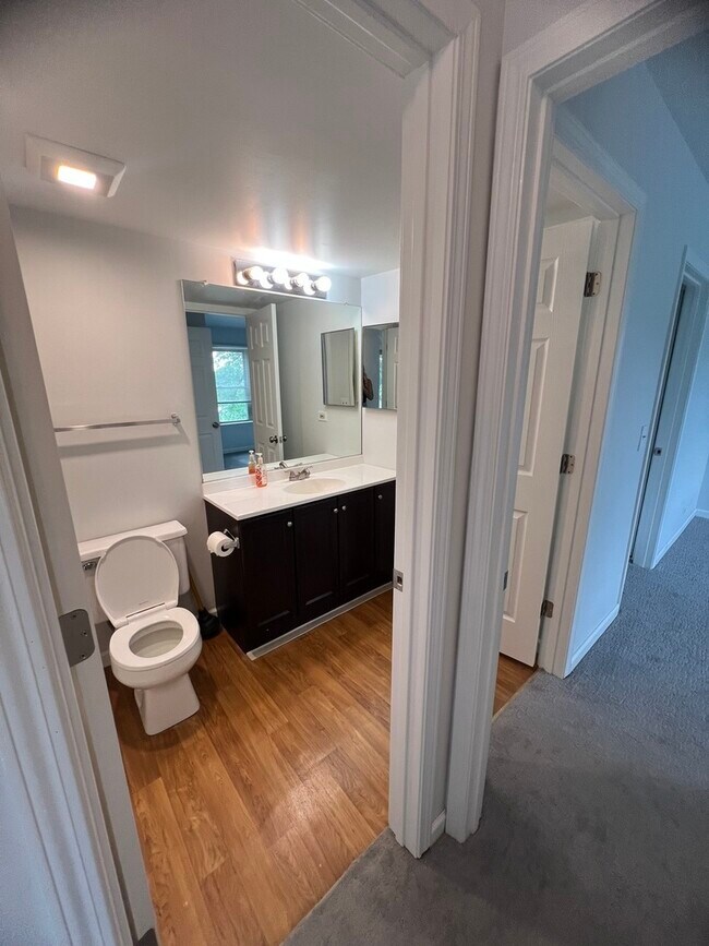 Building Photo - 125 Glengarry Dr