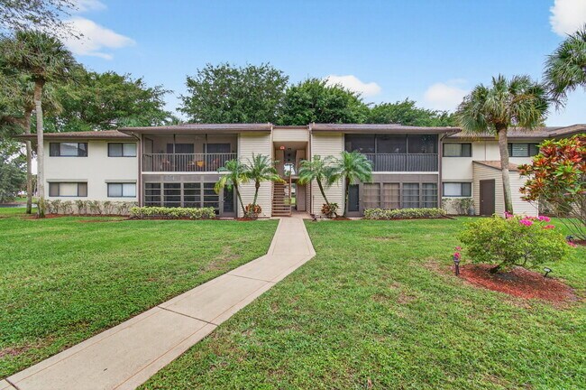 Building Photo - 15496 Lakes of Delray Blvd