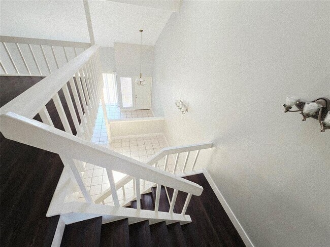 Building Photo - 12625 Newbrook Dr