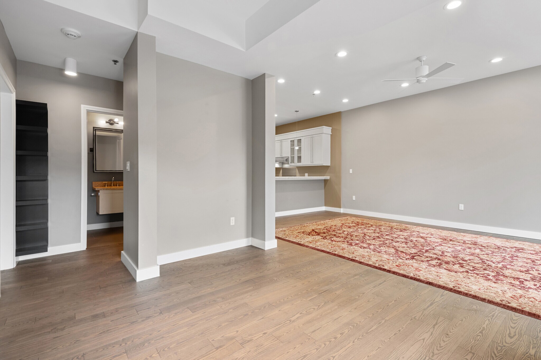 Building Photo - 350 S 200 E