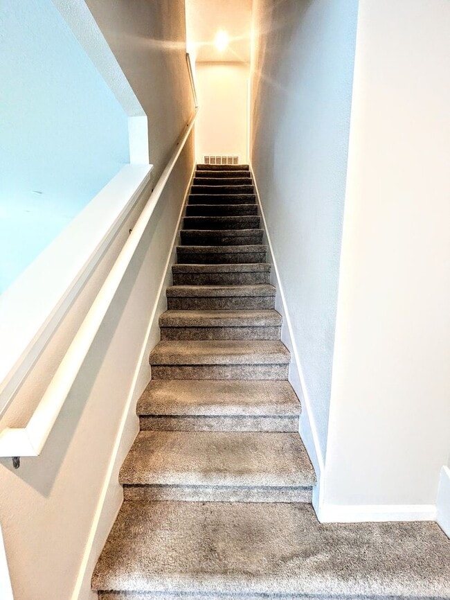 Building Photo - Annual UNfurnished NEW 4/ 2 1/2 home off State Route-70 in Bradenton