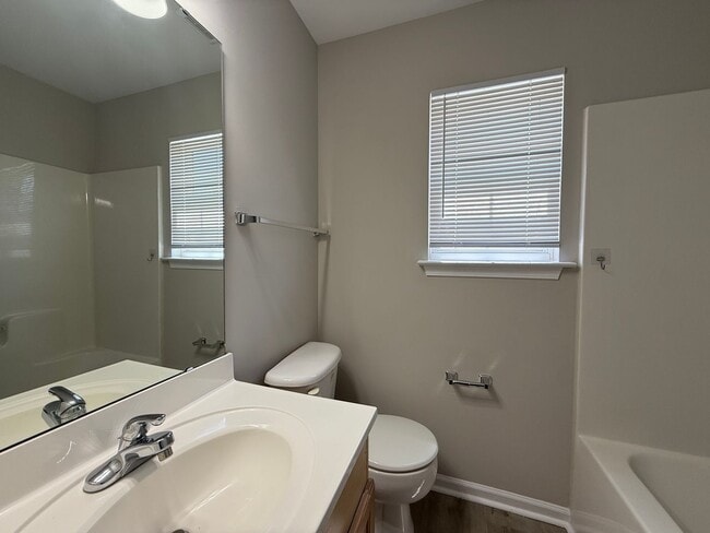 Building Photo - 1509 Crandon Dr