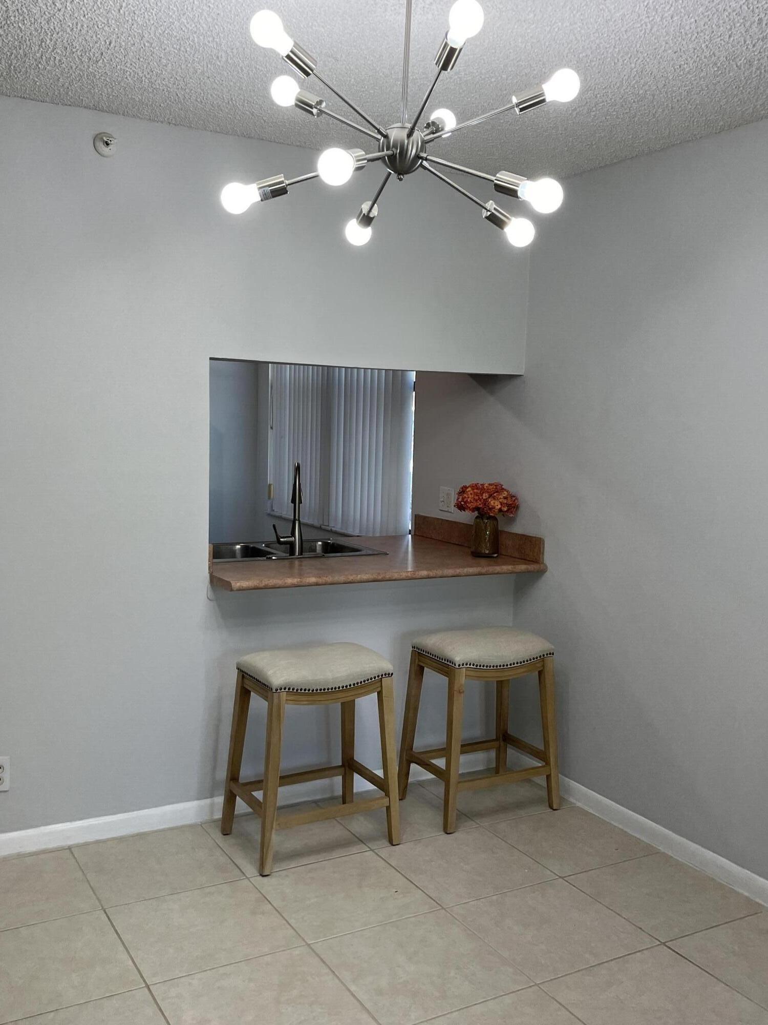 Building Photo - 1915 Lavers Cir