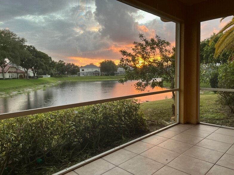 Patio Sunset view - 207 Banyanwood Pt