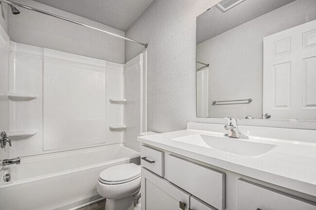 Building Photo - 6204 Aurelius Rd