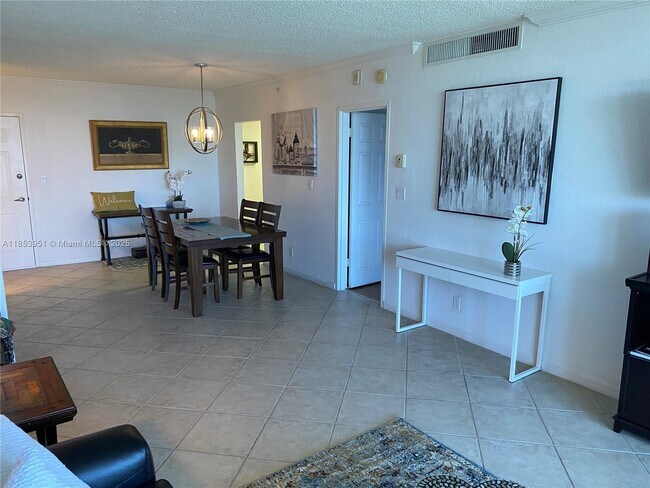 Building Photo - 2501 S Ocean Dr