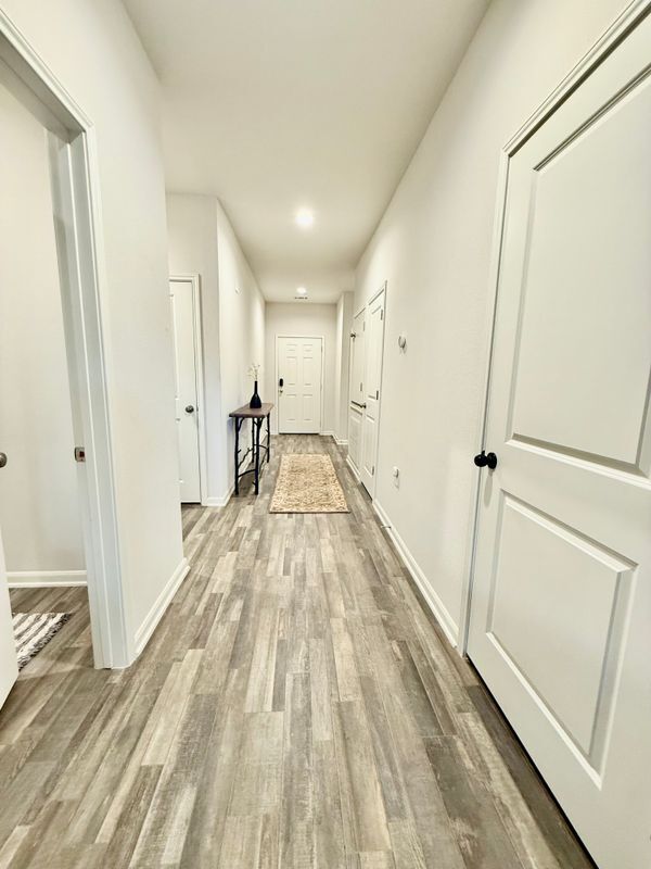 Building Photo - 302 Del Monte Dr