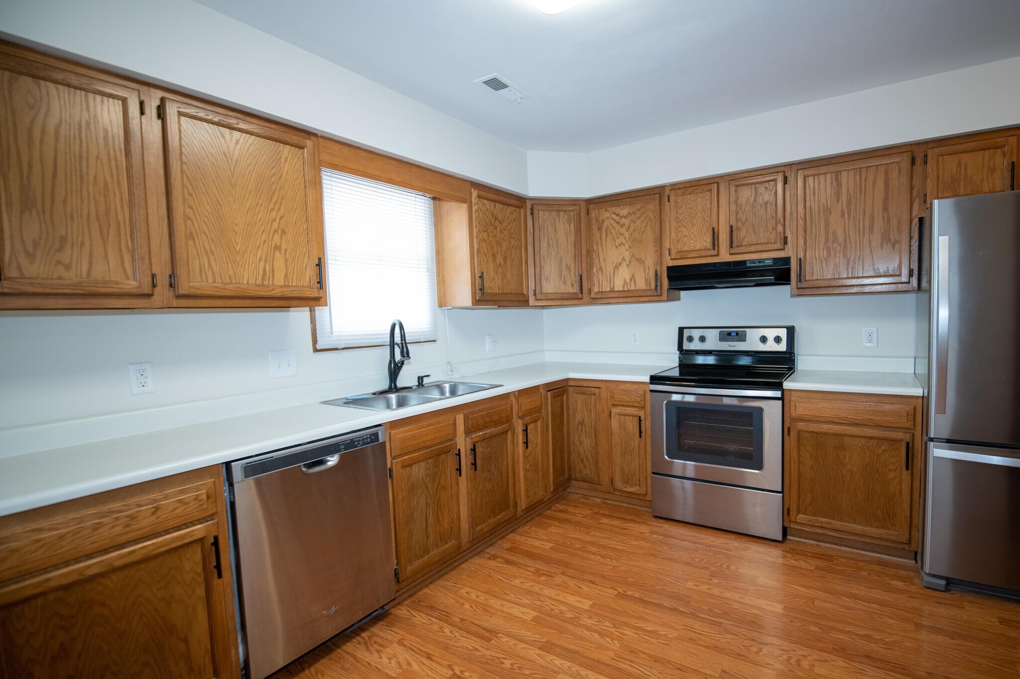 Building Photo - 116 Pierre Pl