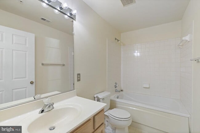 Building Photo - 8901 Stone Creek Pl