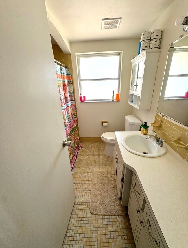 Building Photo - 7827 Monarda Dr