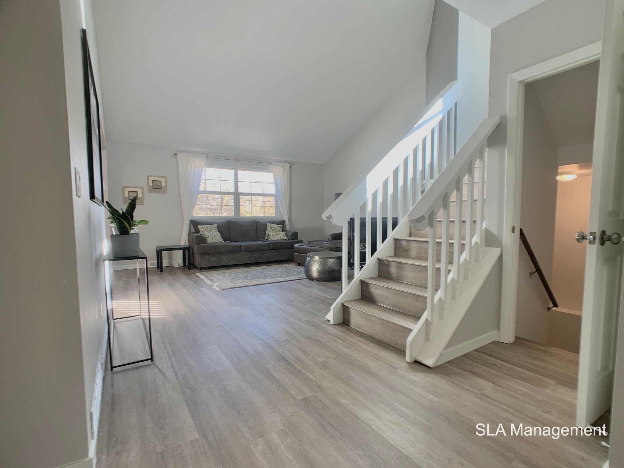 Building Photo - 1320 Vivian St