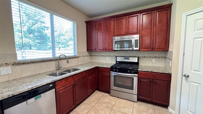 Building Photo - 2211 Bent Bow Dr