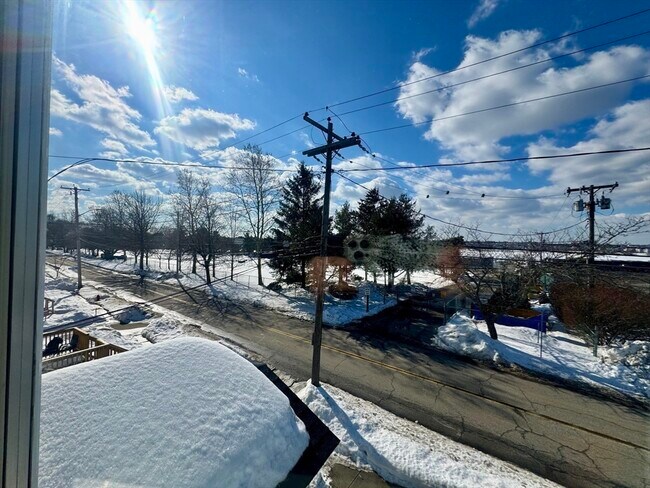 Building Photo - 67 Sycamore St