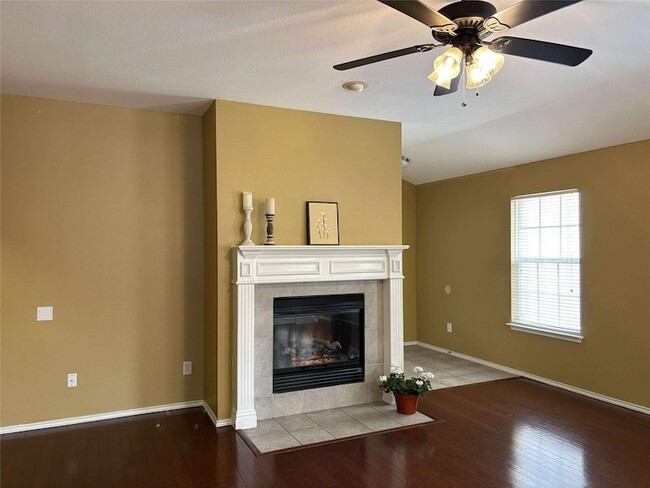 Building Photo - 209 Moonlight Dr