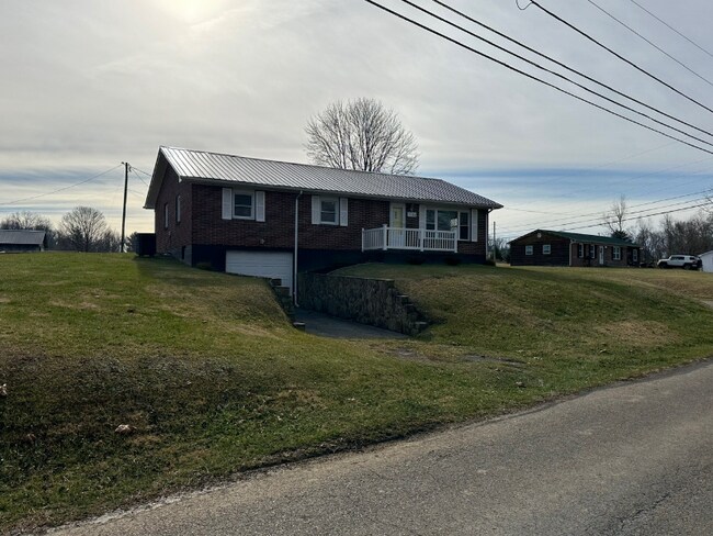 Building Photo - 31126 Old Stage Rd
