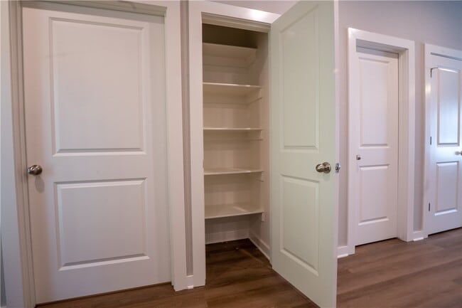 Building Photo - 1156 N Pink Ter