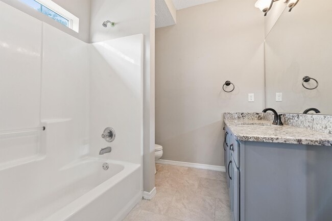 Building Photo - 2033 Post Oak Ct
