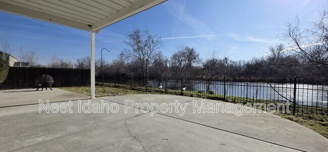Building Photo - 157 E Murtaugh Lake Dr