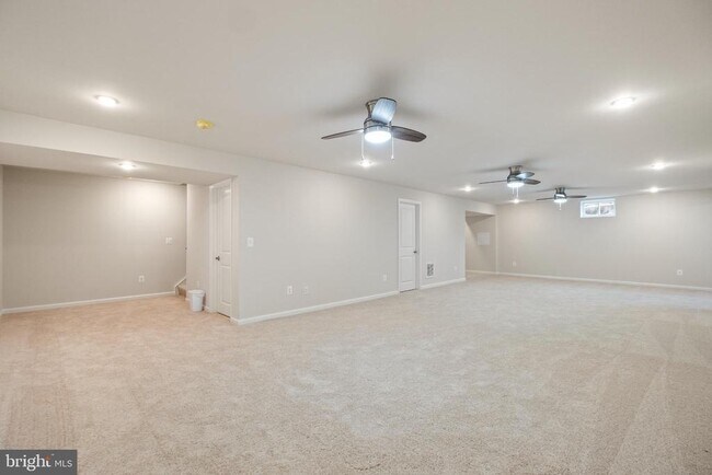 Building Photo - 148 Huntwell W Ave