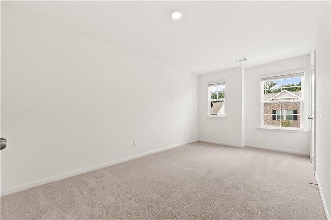 Building Photo - 892 Edwin Ln