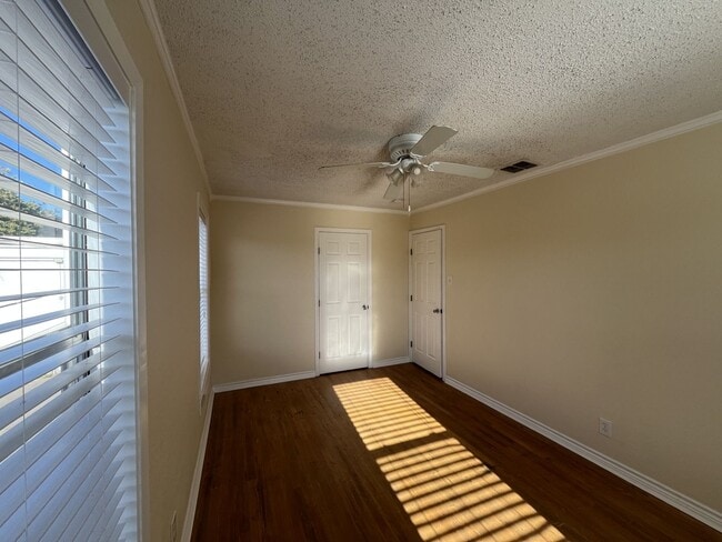 Building Photo - Ready for move in