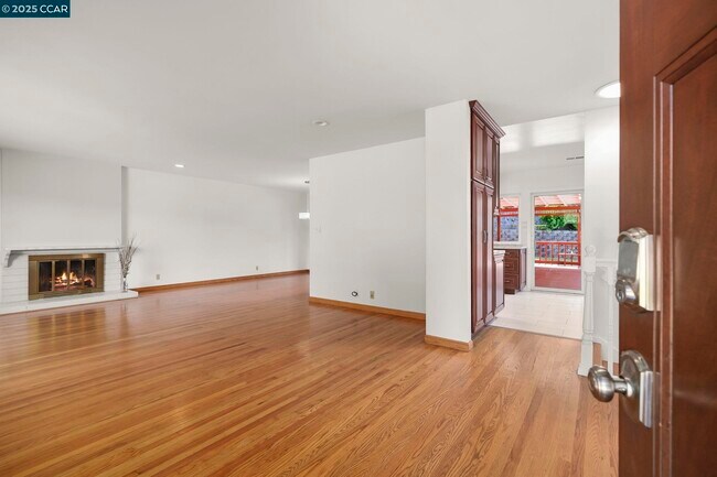 Building Photo - 18 Wimpole St
