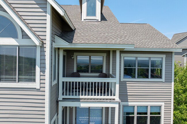 Building Photo - 8120 Stonegate Dr