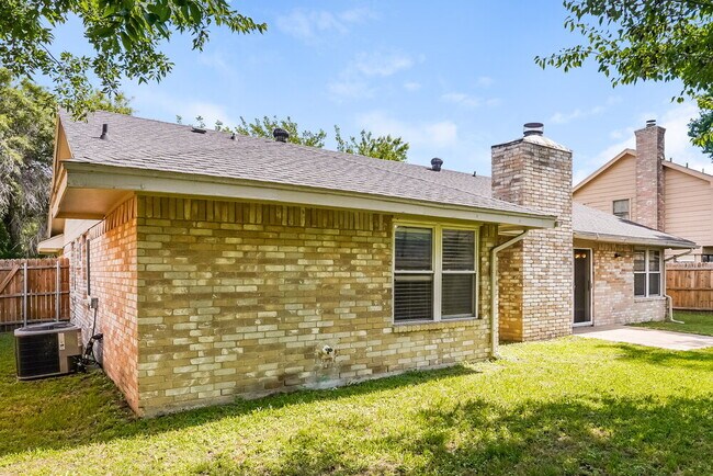 Building Photo - 2677 Steppington St