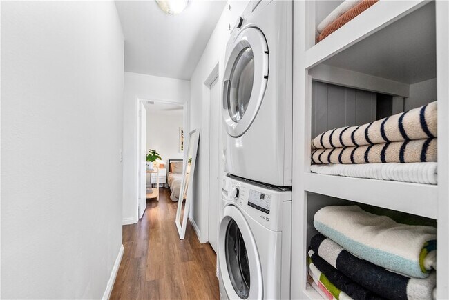 Building Photo - 5052 Audrey Dr