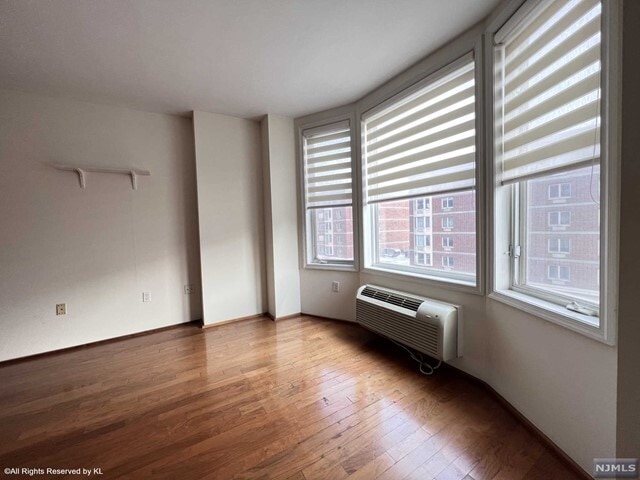 Building Photo - 3303 City