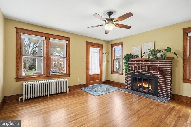 Building Photo - 144 Seminary Ave