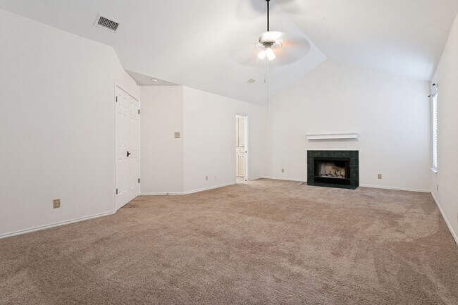 Building Photo - 2535 Chestnut Bend