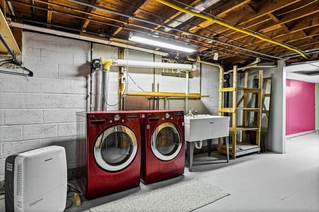 Building Photo - 130 Brooklawn Dr