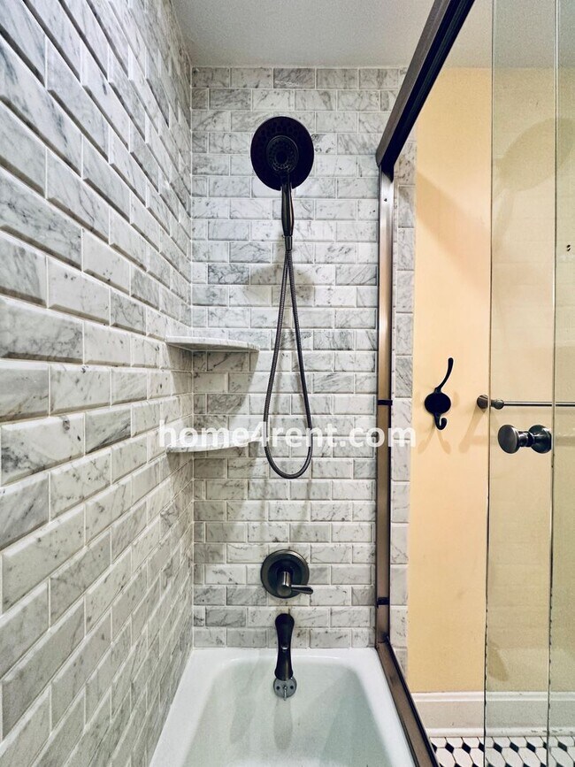 Building Photo - A Lovely, Four Bedroom Lenexa Home w/ Wood...