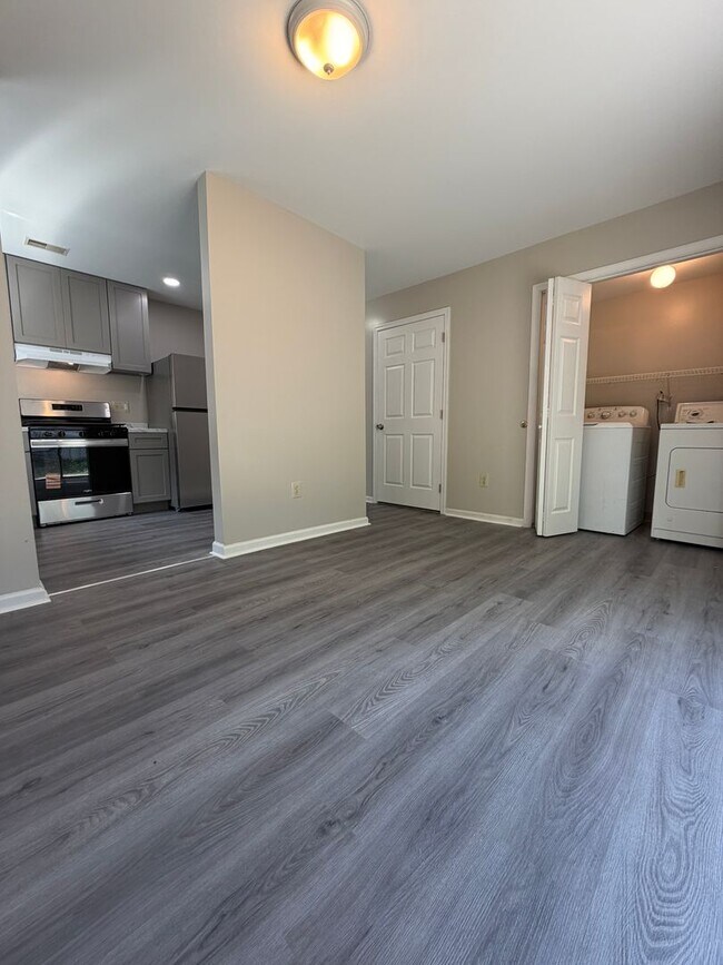 Building Photo - ??? MODERN 3BD & 1.5BATH HOUSE WALKING DISTANCE TO TEMPLE UNIVERSITY!!! ???