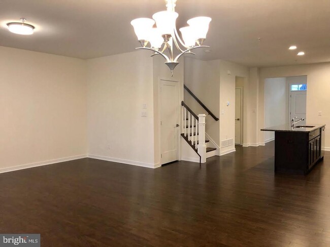 Building Photo - 111 Wynstone Ct