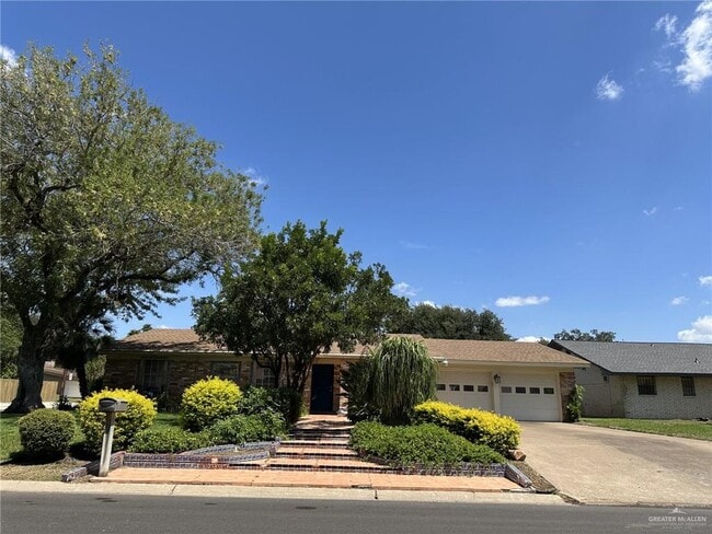Building Photo - 1518 Redbud Ave