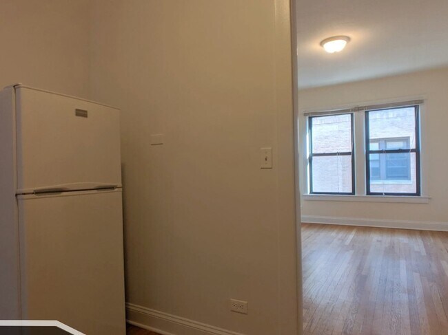 Building Photo - 2621 N Spaulding Ave