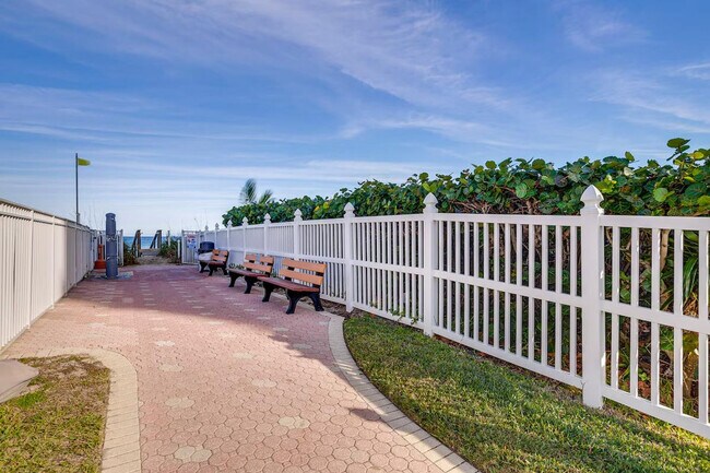 Building Photo - 1333 Nettles Blvd