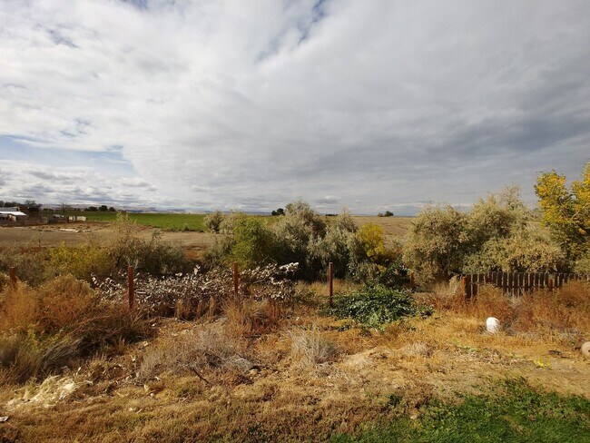 Building Photo - 3 Bd 2 Bath Home with Amazing Views in Marsing