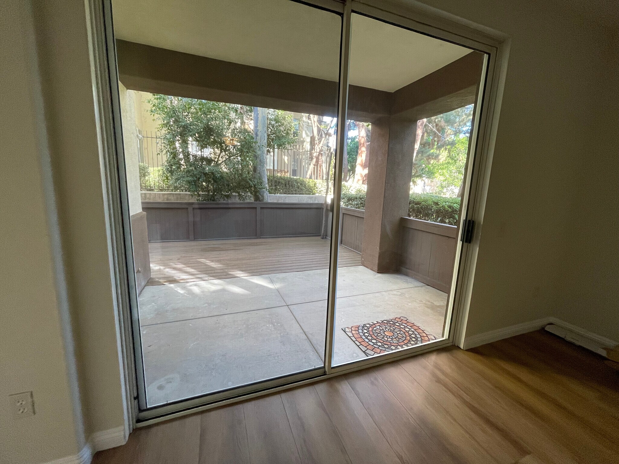floor to ceiling windows overlooking deck and yard - 2960 Champion Way
