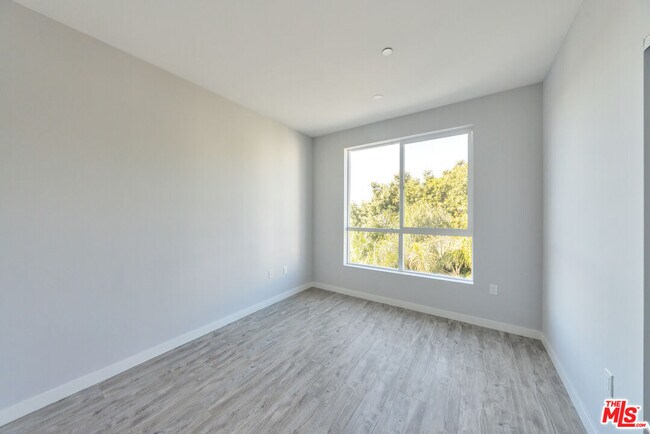 Building Photo - 5506 Thornburn St