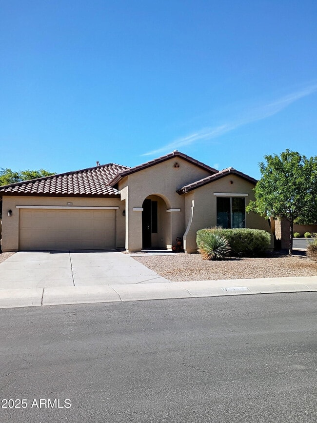 Primary Photo - 2865 N Mystic Ct