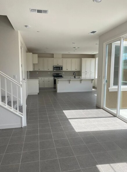 Building Photo - 2408 Artisan Way