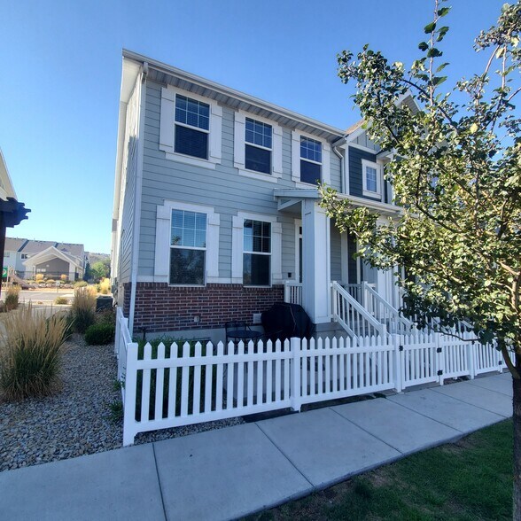 Exterior - 261 E Ellen Ln