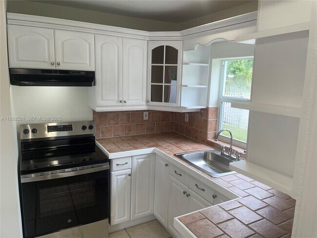 Building Photo - 13017 SW 18th Terrace