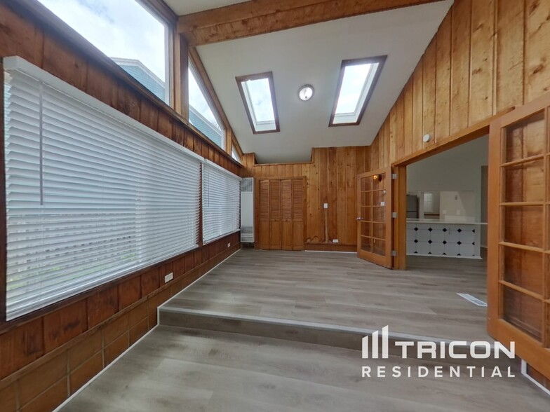 Building Photo - 2836 Garden Dr